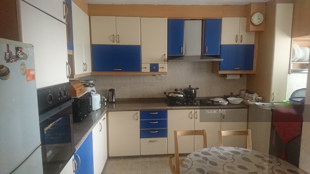 Blk 712 Hougang Avenue 2 (Hougang), HDB Executive #144117192